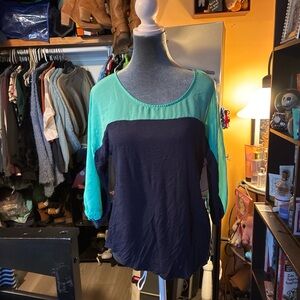 Colorblock Scoop Neck Women's Top in Teal and Navy